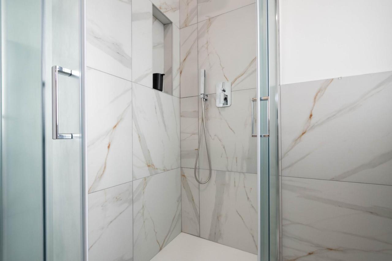 Apartment L&M, Rhomilanofiera ボッラーテ エクステリア 写真