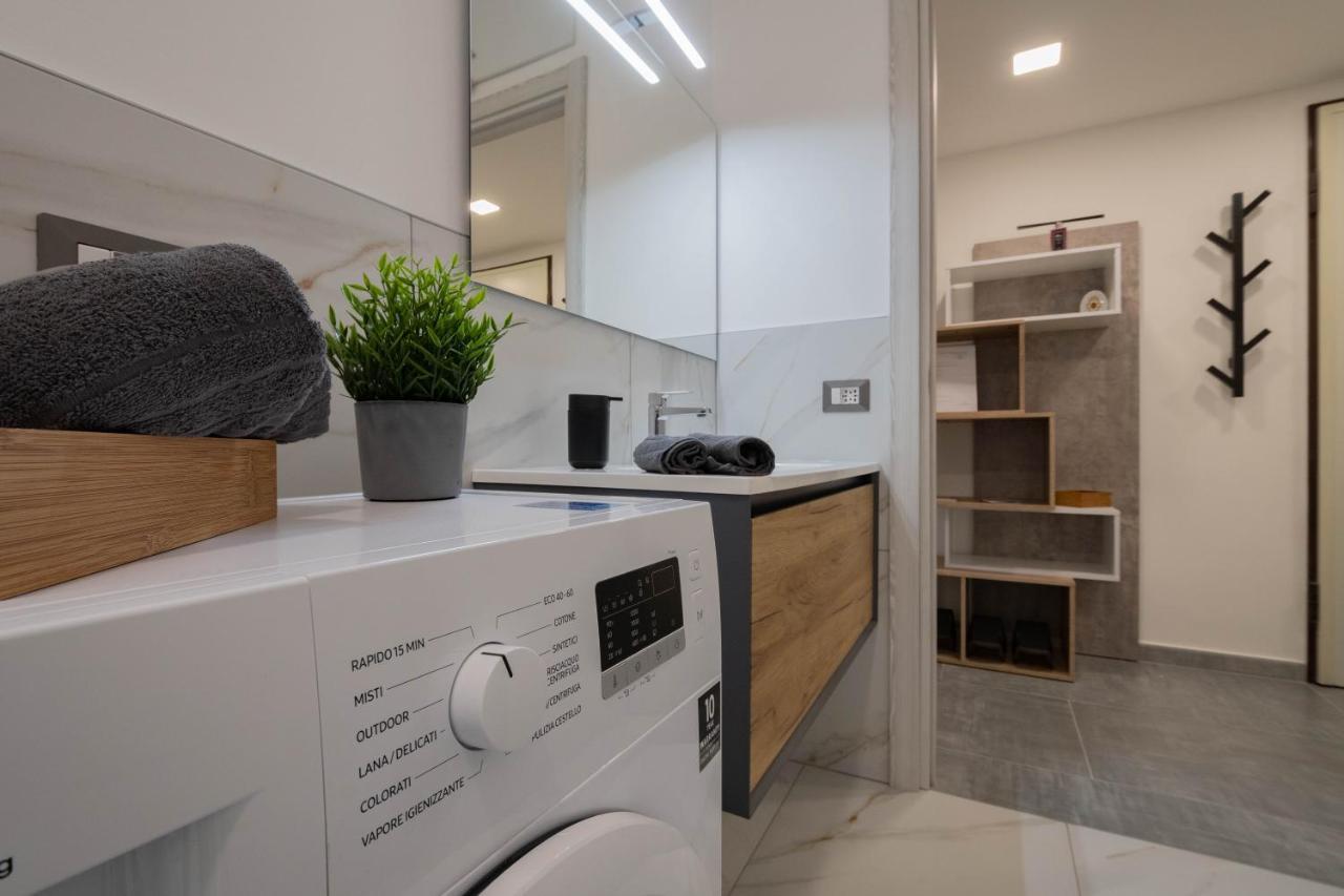 Apartment L&M, Rhomilanofiera ボッラーテ エクステリア 写真